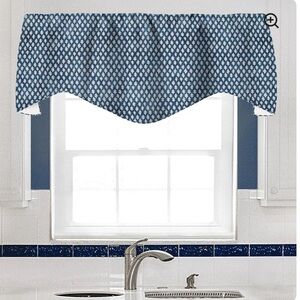 Decorative things window valance nwot scalloped piping Block Print Lined 53x18